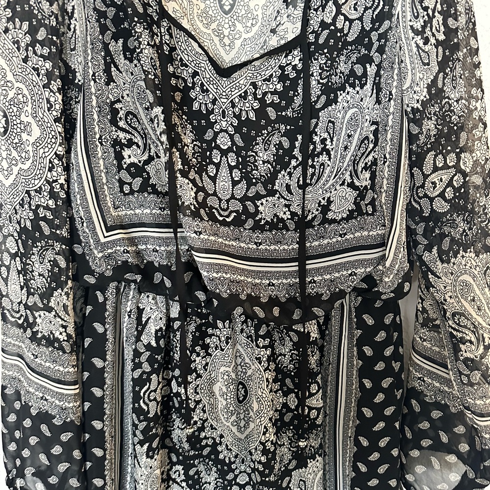 Black and Gray Patterned Dress - Picture 2 of 7